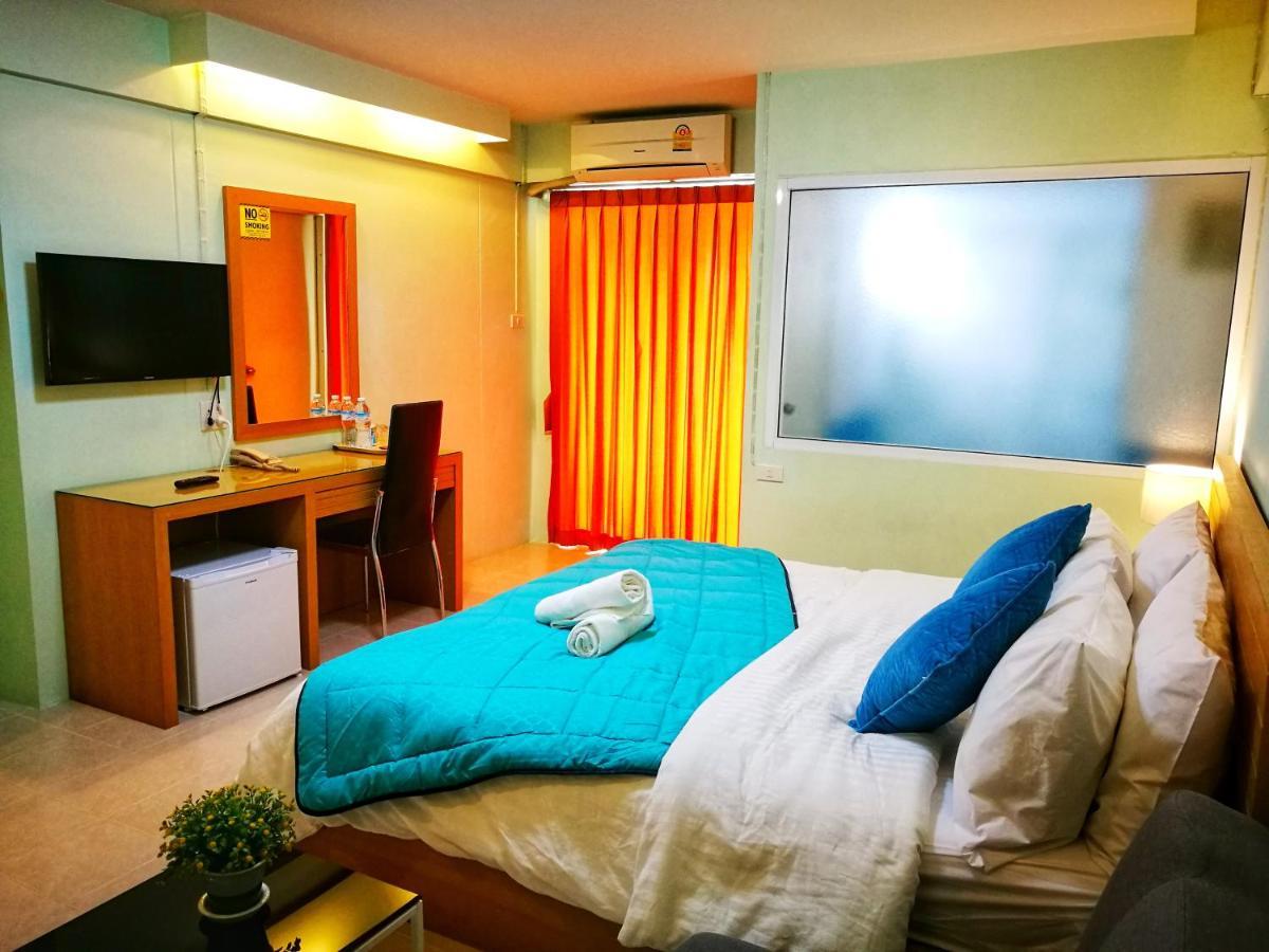 J.Residence Samut Prakan Exteriér fotografie