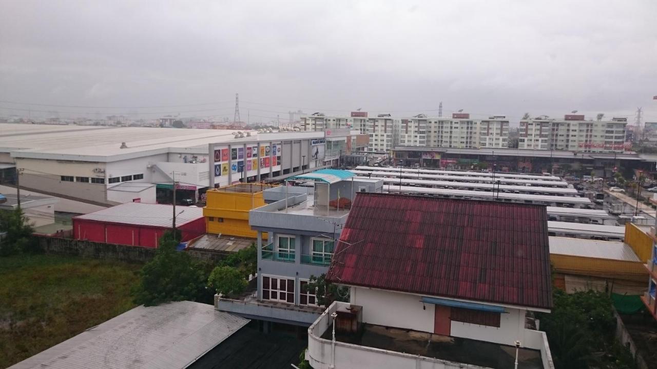 J.Residence Samut Prakan Exteriér fotografie