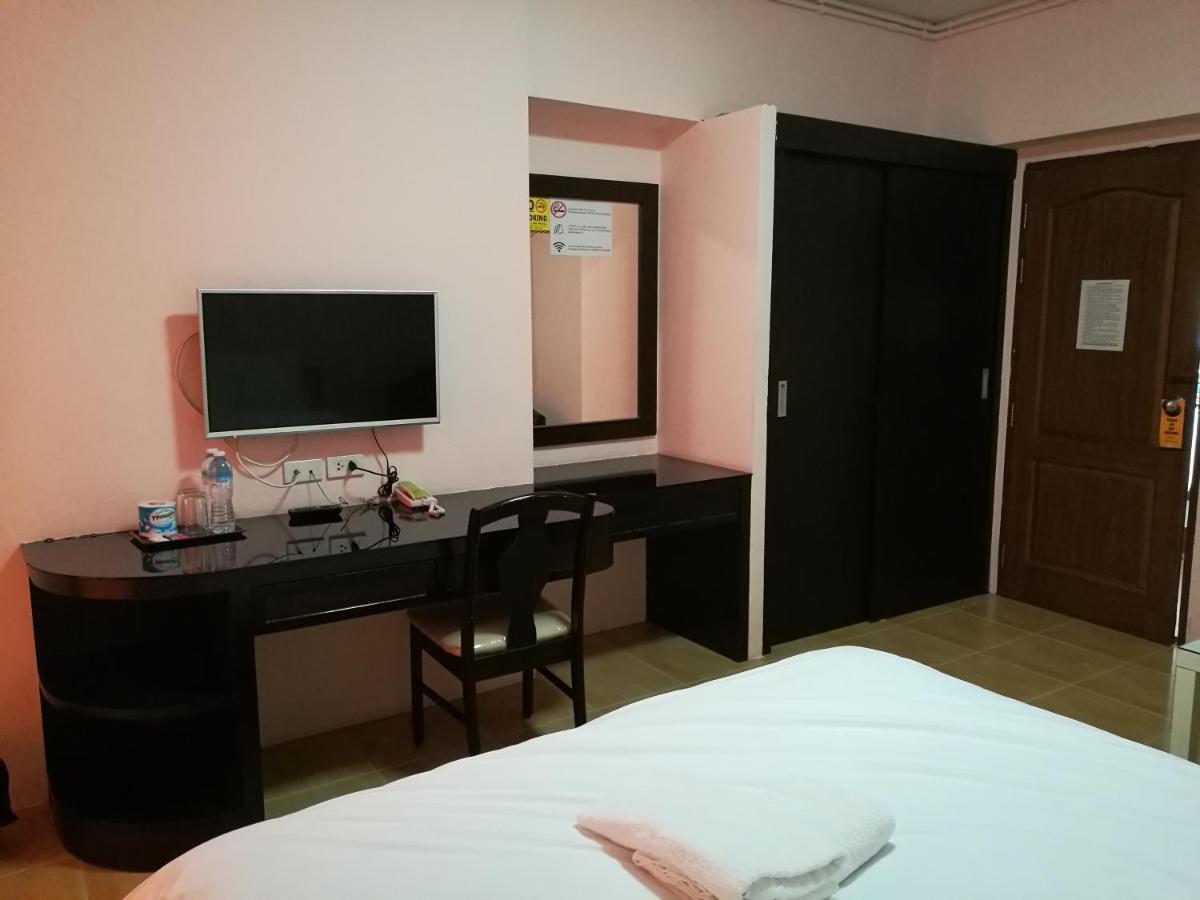 J.Residence Samut Prakan Exteriér fotografie